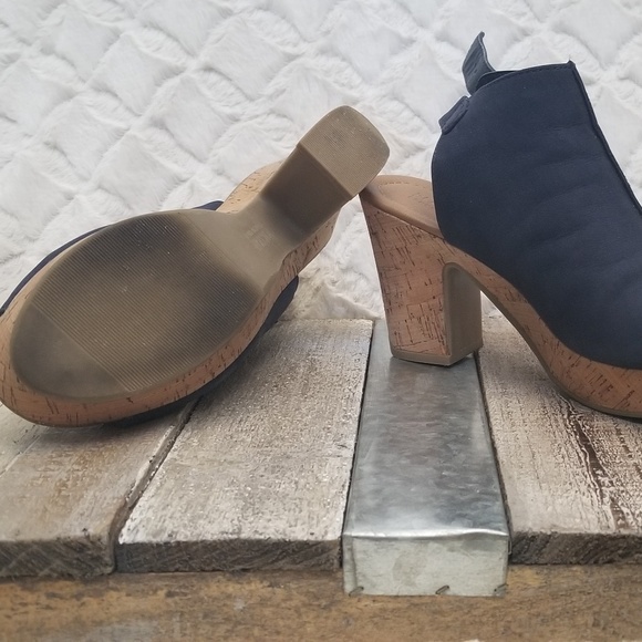 Kenneth  Cole 4 inch shoes - Picture 3 of 3